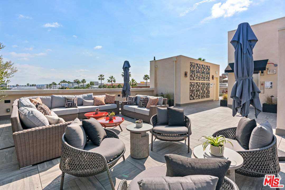 250 N Crescent Dr Unit: 402