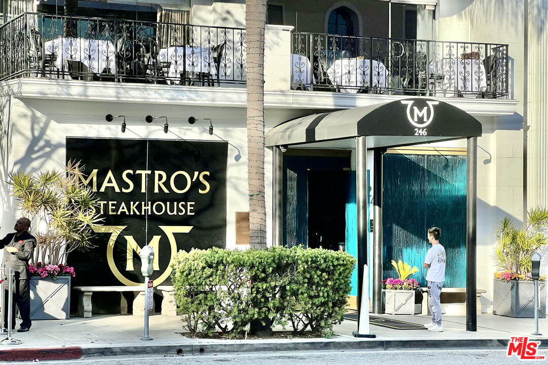 250 N Crescent Dr Unit: 402