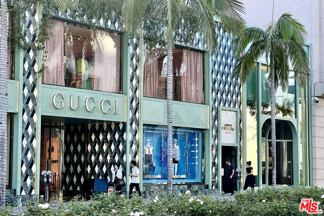 250 N Crescent Dr Unit: 402