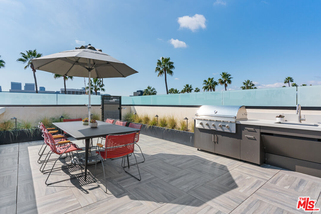 250 N Crescent Dr Unit: 402