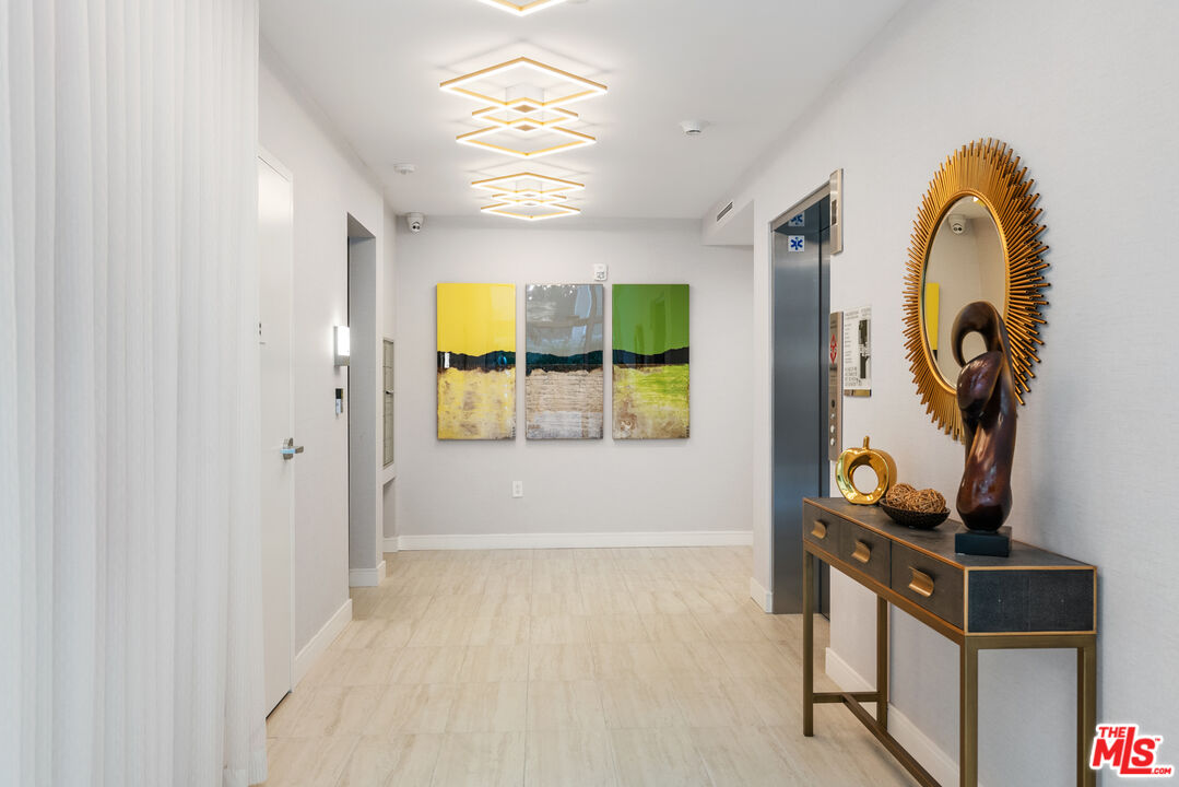 250 N Crescent Dr Unit: 402