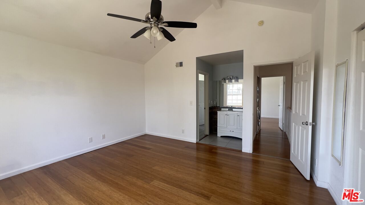 1521 Locust Ave Unit: 11