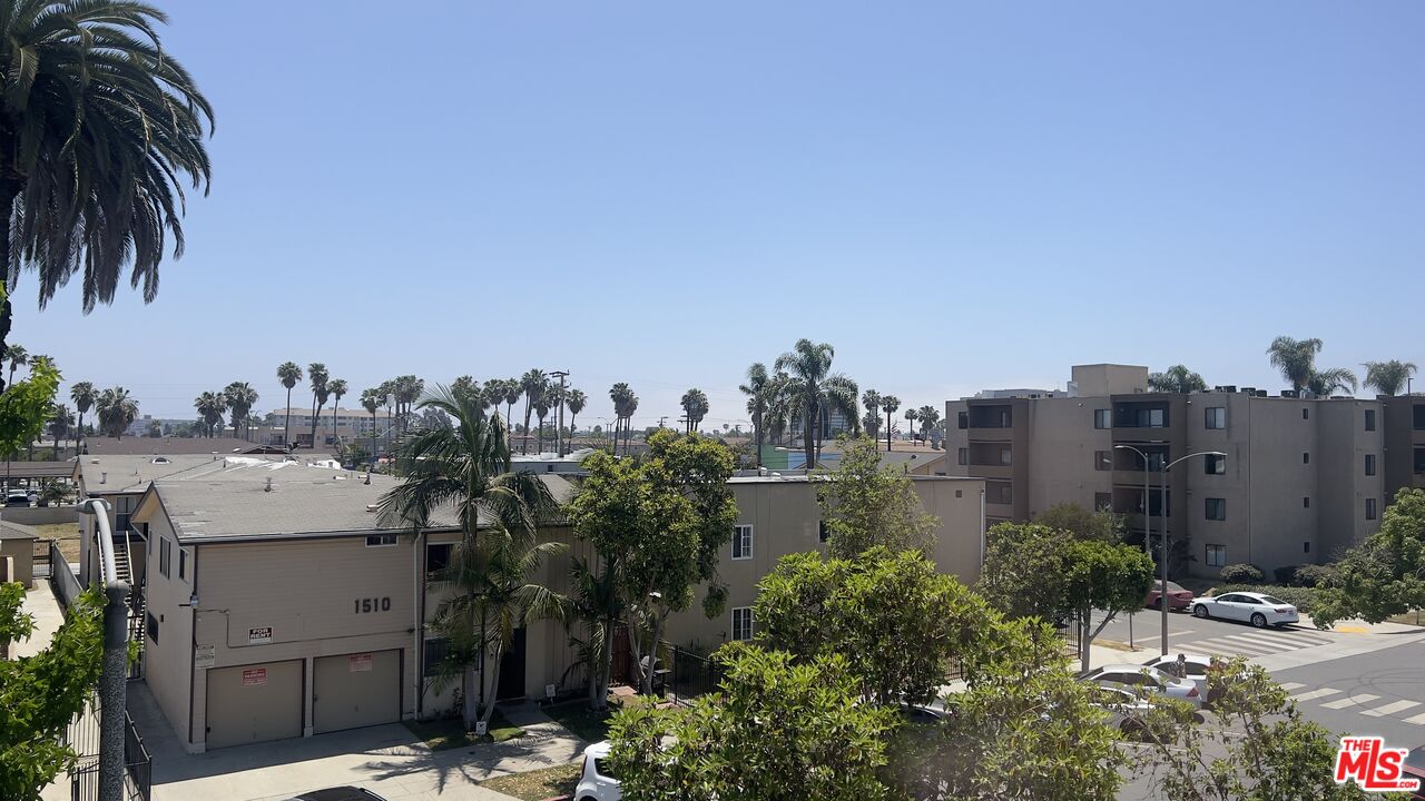 1521 Locust Ave Unit: 11