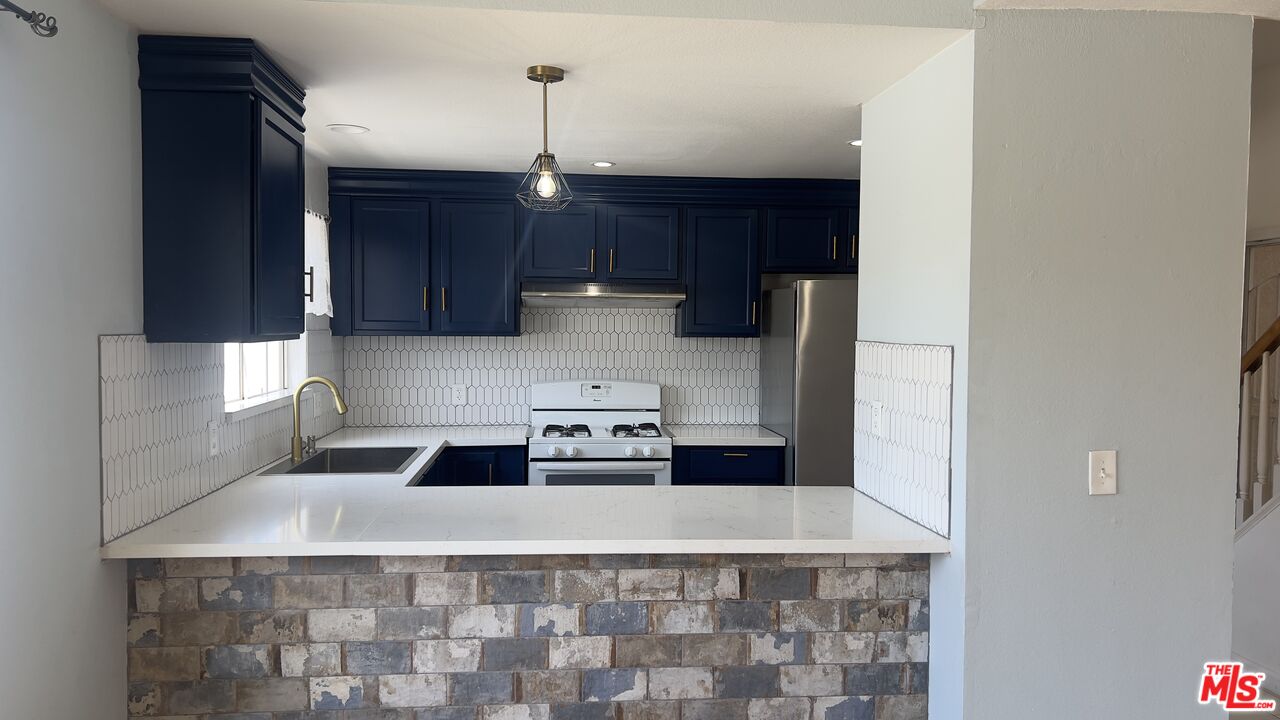 1521 Locust Ave Unit: 11