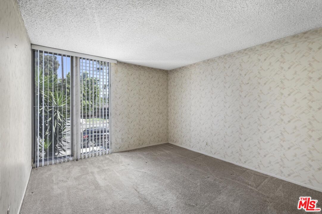 10240 Camarillo St Unit: 101