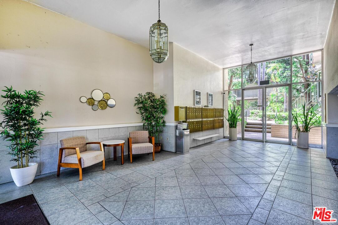 10240 Camarillo St Unit: 101