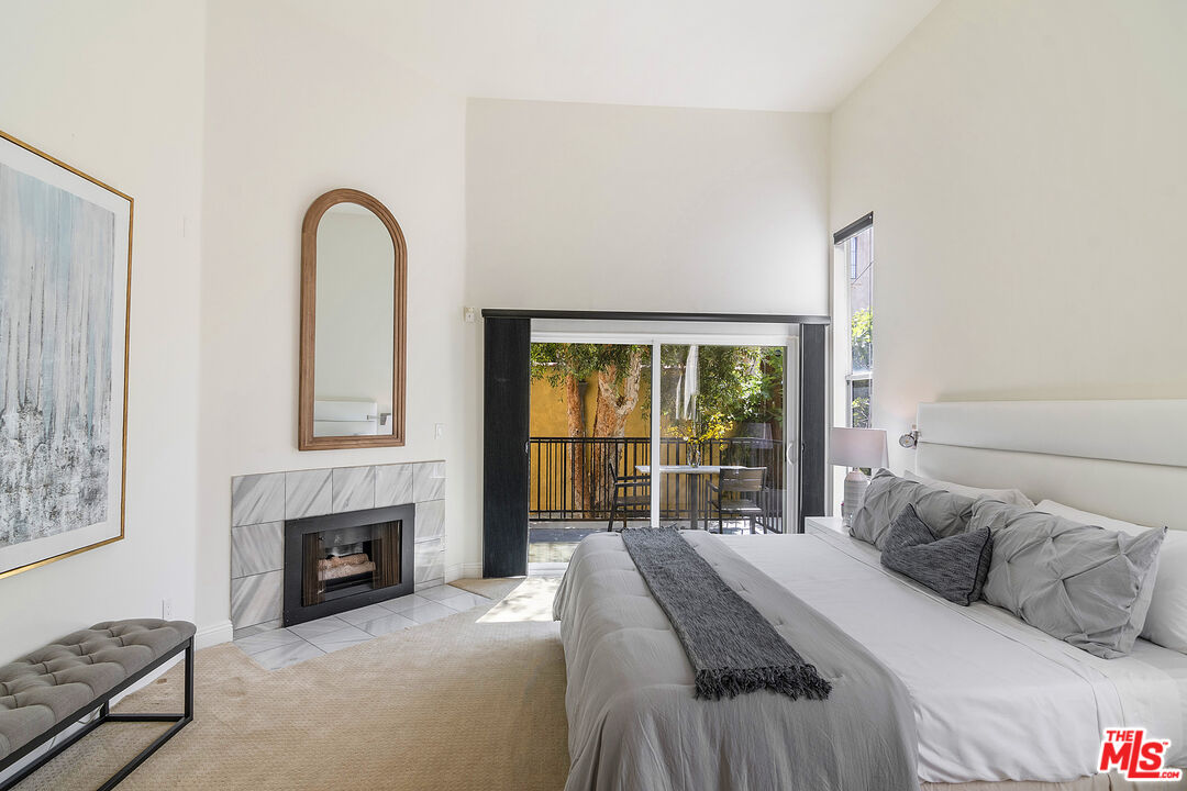 916 S Shenandoah St Unit: 1