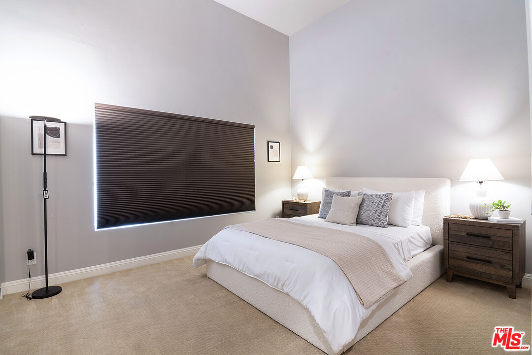 916 S Shenandoah St Unit: 1