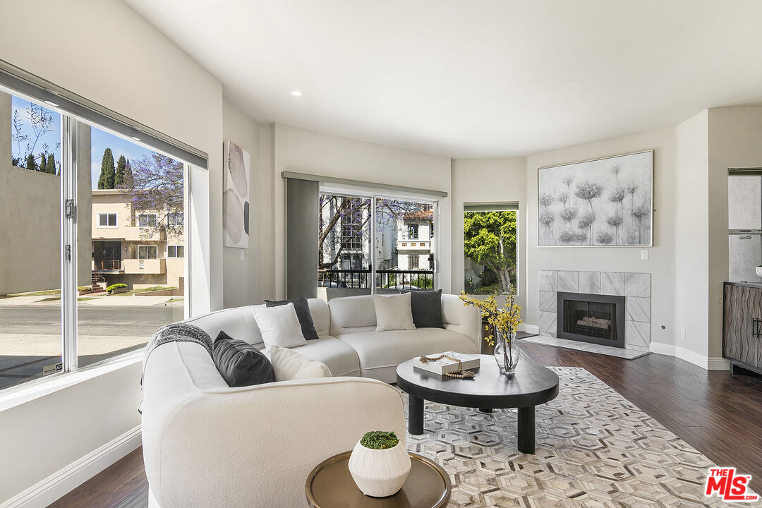 916 S Shenandoah St Unit: 1