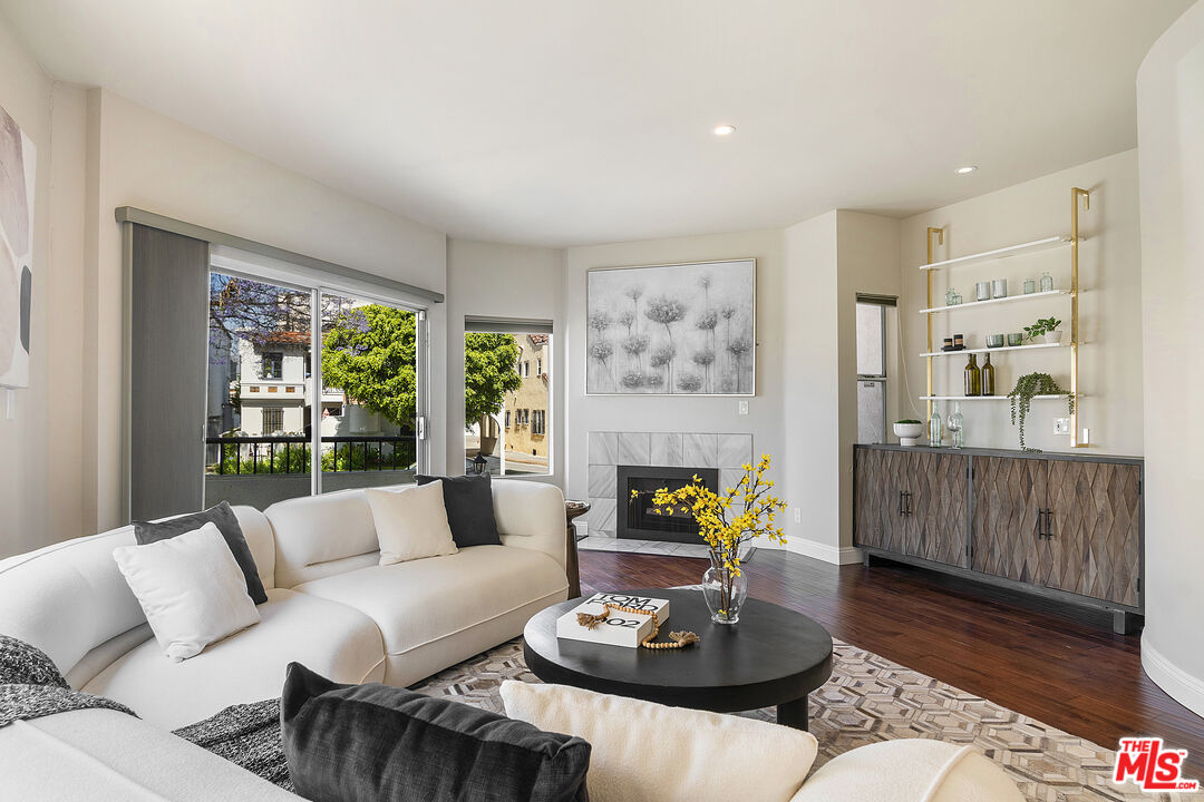 916 S Shenandoah St Unit: 1