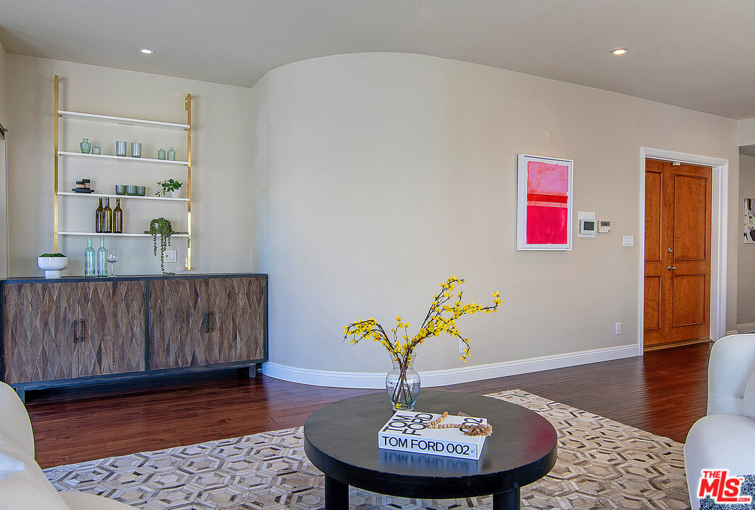 916 S Shenandoah St Unit: 1