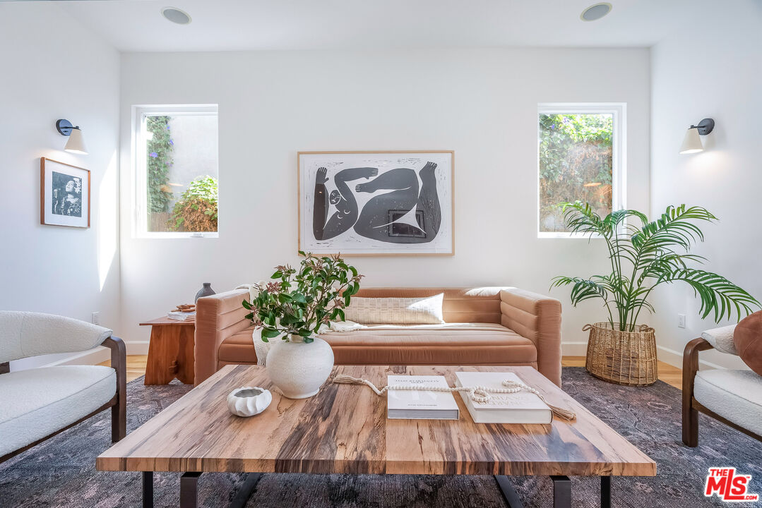 15220 Valleyheart Dr