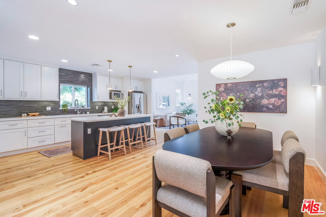 15220 Valleyheart Dr