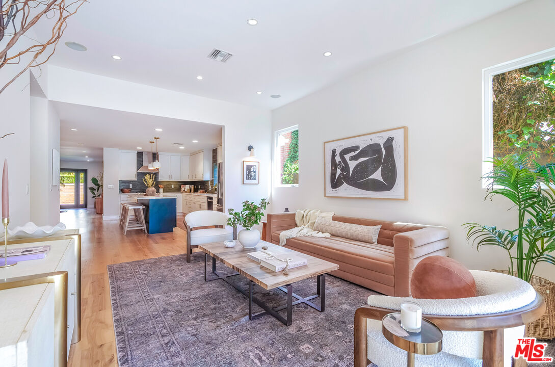 15220 Valleyheart Dr