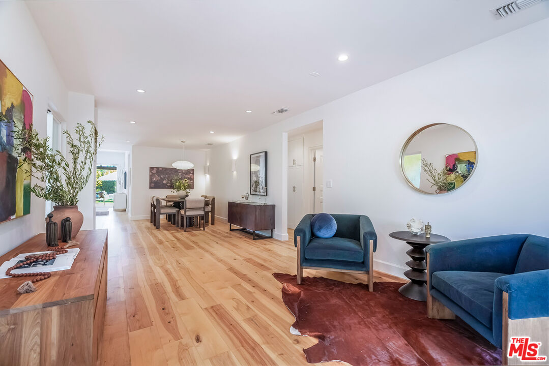 15220 Valleyheart Dr