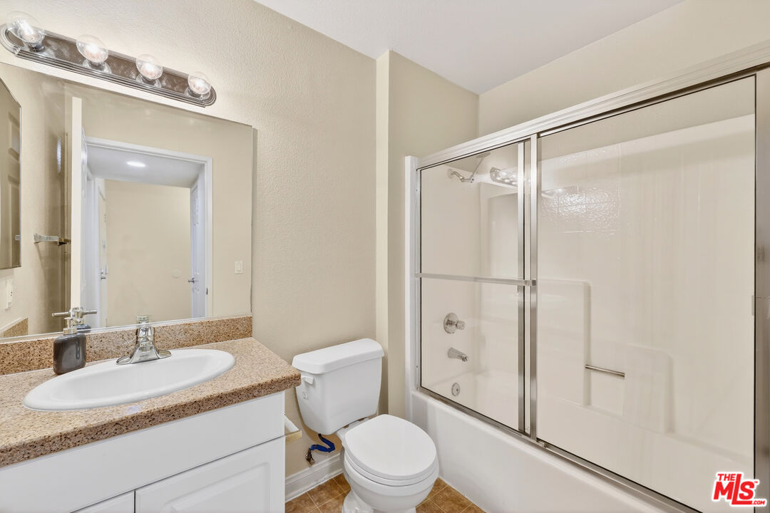 21450 Burbank Blvd Unit: 107