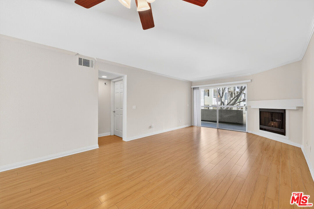 21450 Burbank Blvd Unit: 107