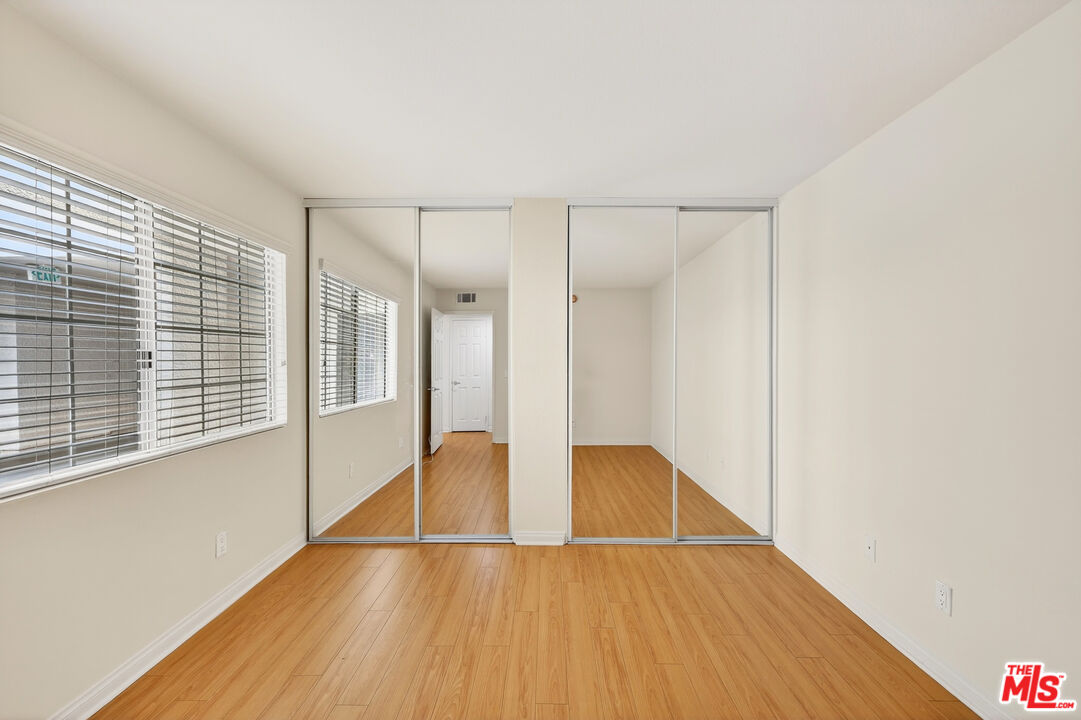 21450 Burbank Blvd Unit: 107