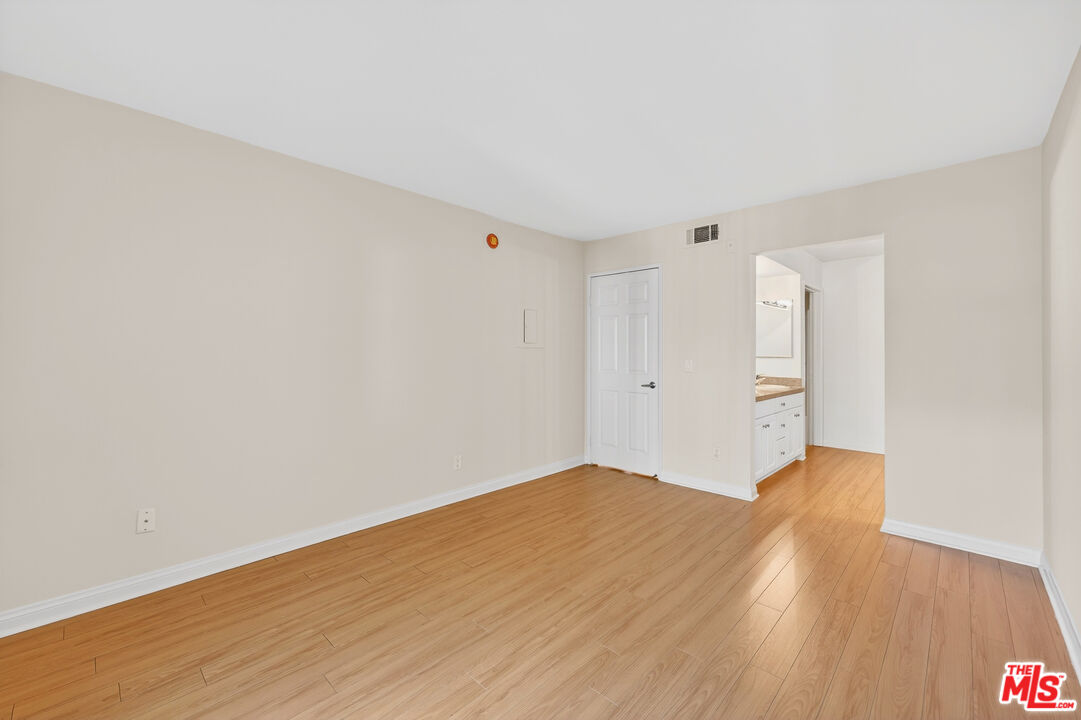 21450 Burbank Blvd Unit: 107