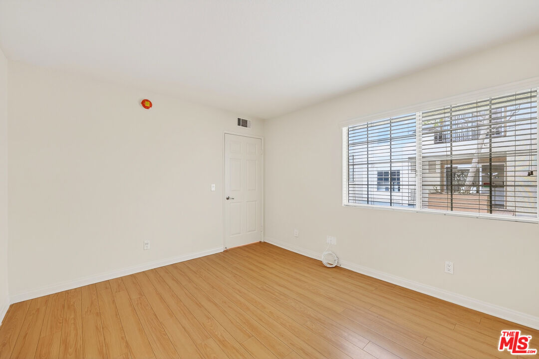 21450 Burbank Blvd Unit: 107