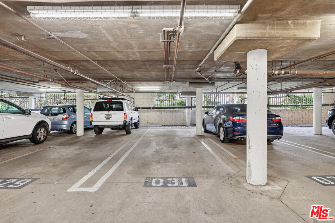 21450 Burbank Blvd Unit: 107