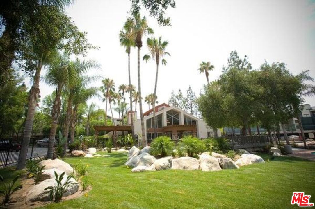 21450 Burbank Blvd Unit: 107
