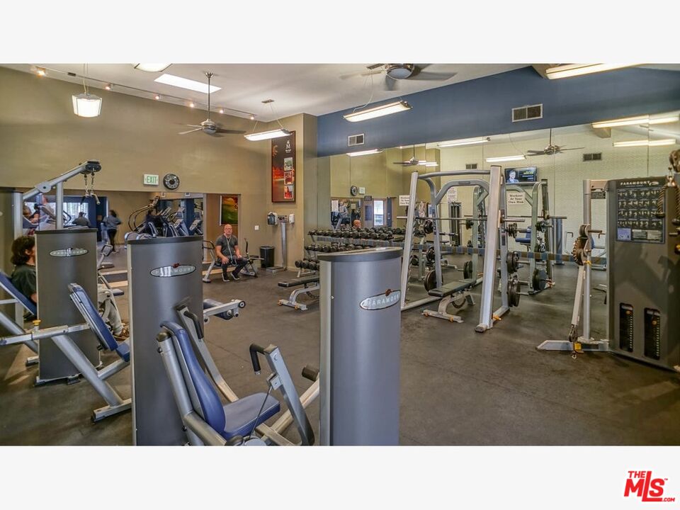 21450 Burbank Blvd Unit: 107