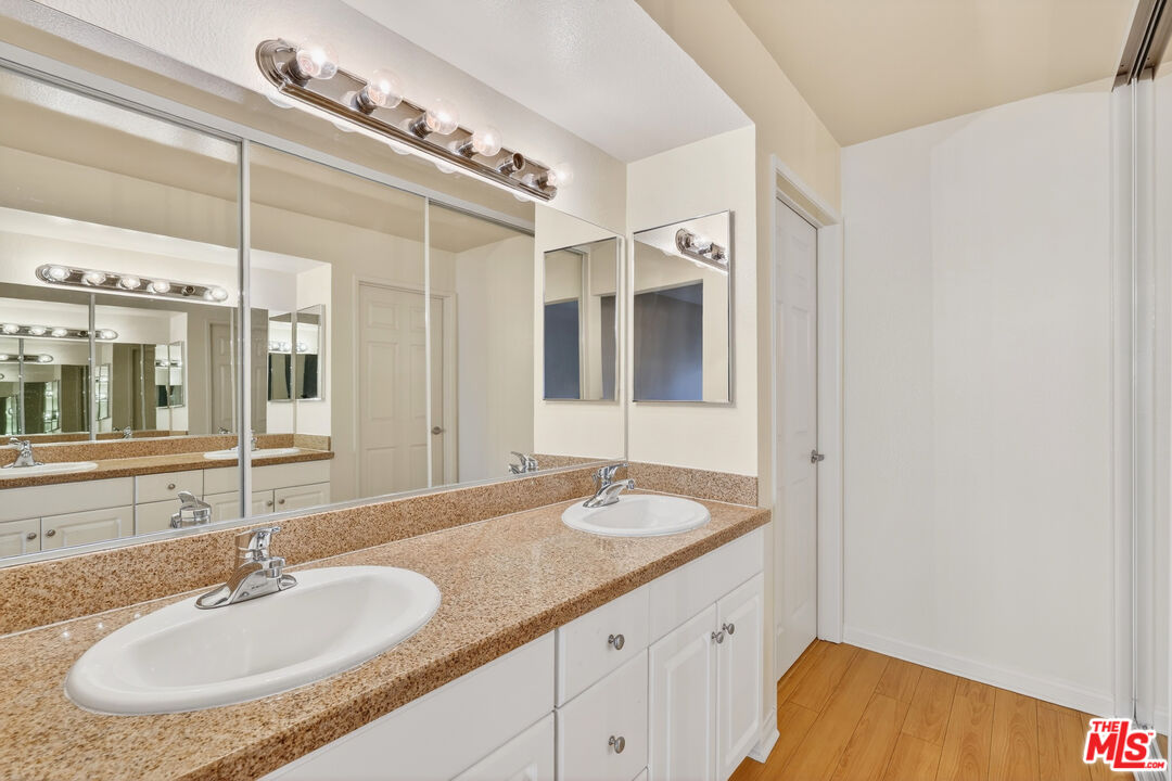 21450 Burbank Blvd Unit: 107