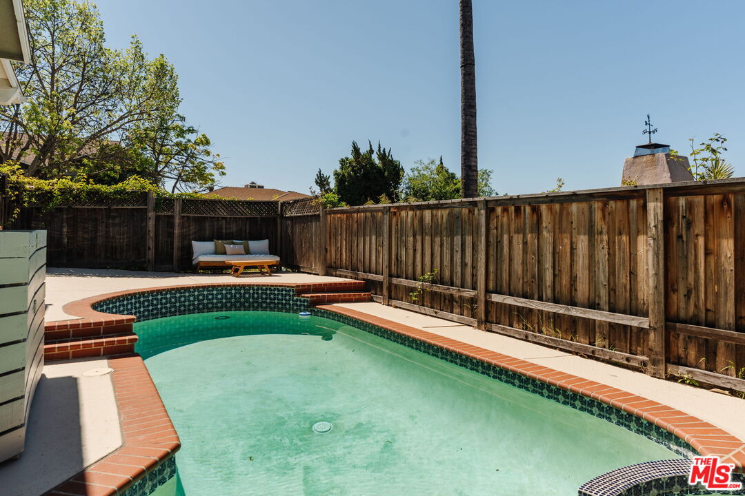 6225 Saylin Ln