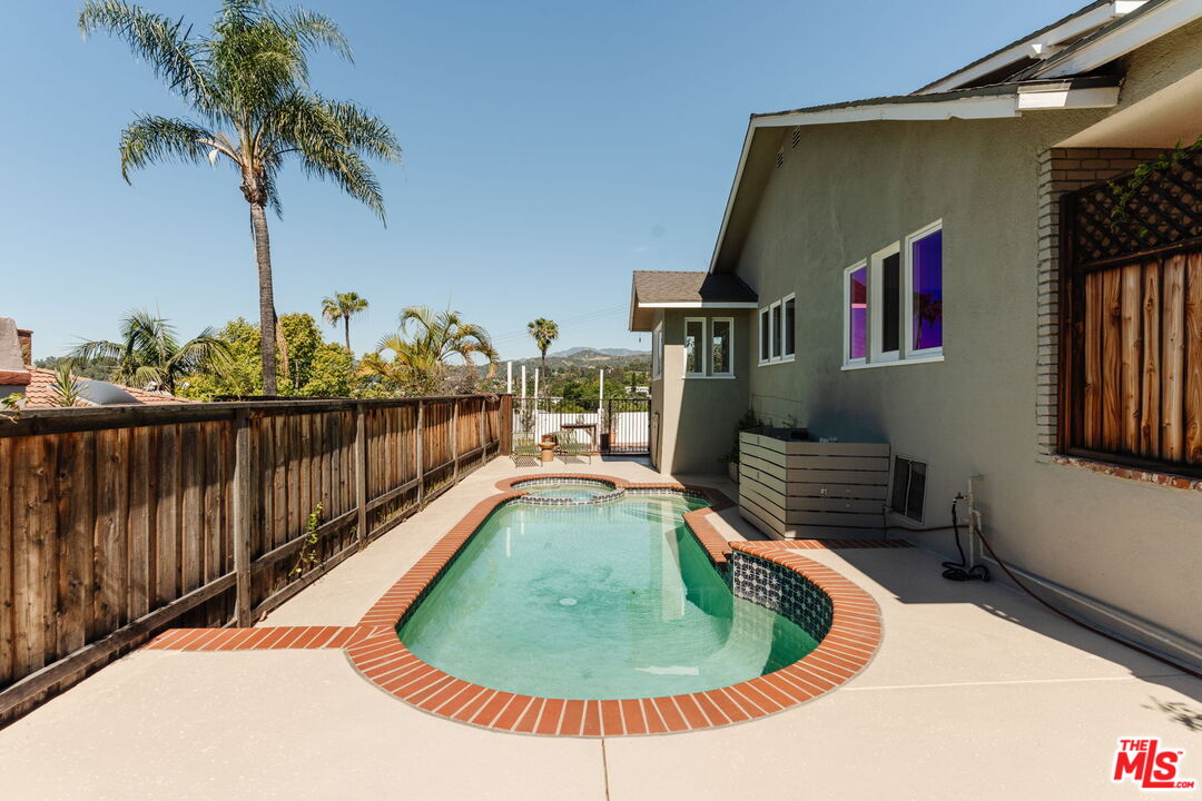6225 Saylin Ln