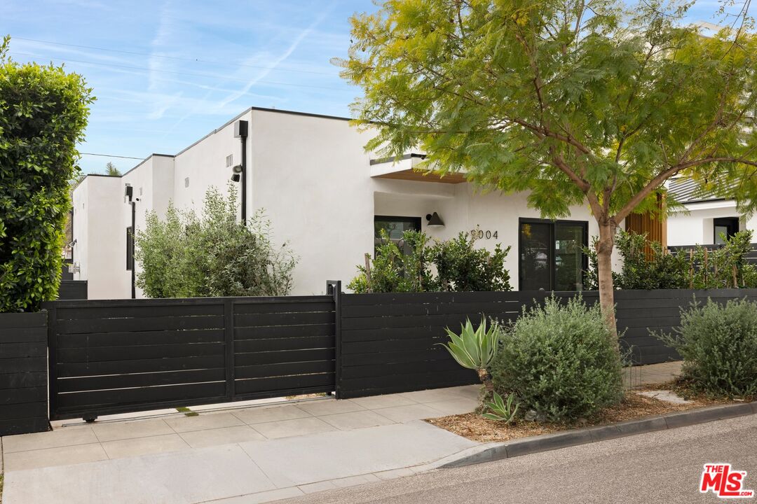 9004 Dicks St