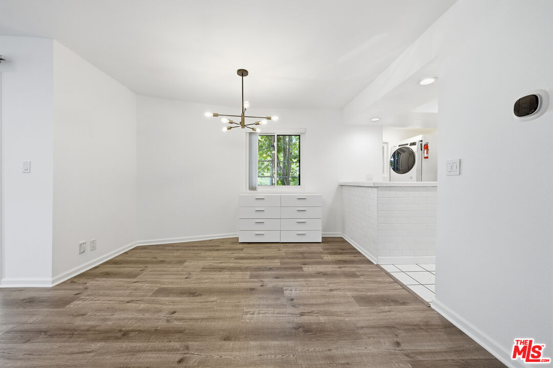 1037 N Vista St Unit: 206