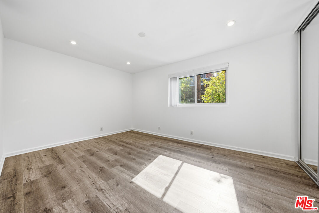 1037 N Vista St Unit: 206