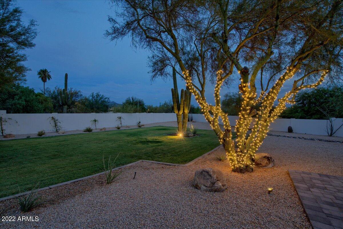 8433 E WHISPERING WIND Drive