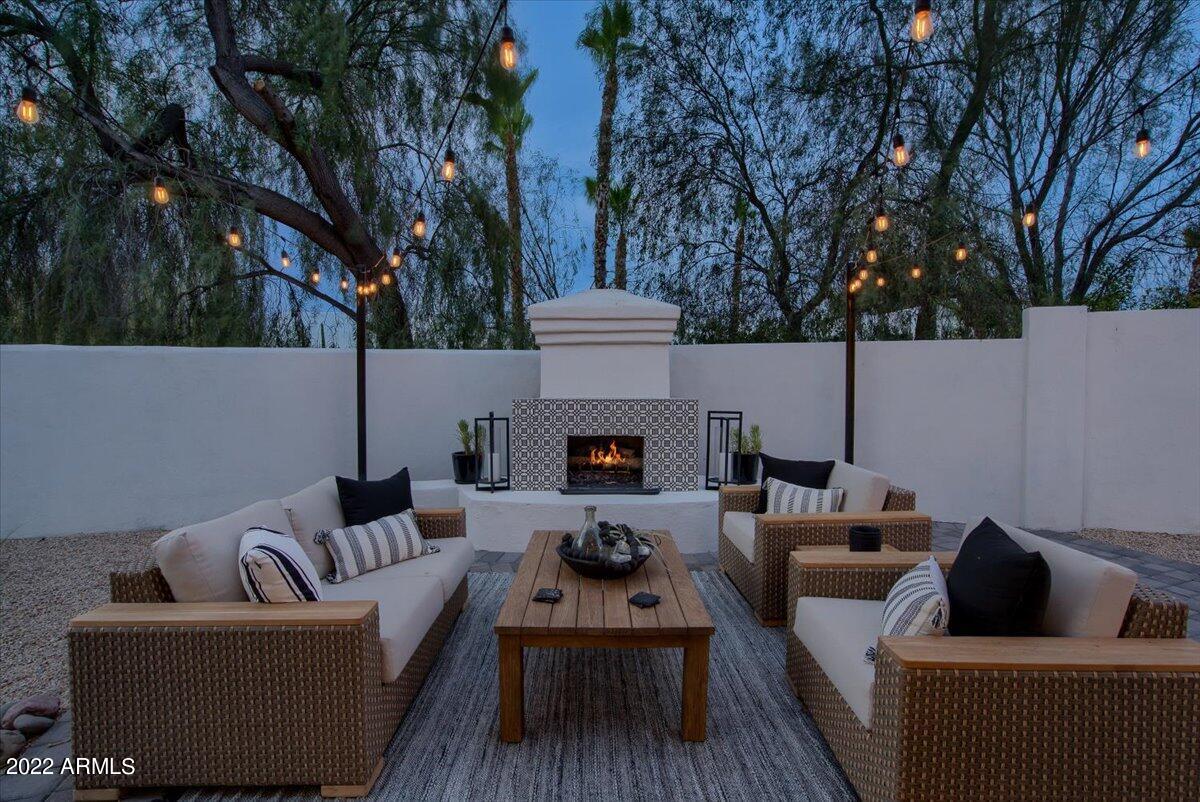 8433 E WHISPERING WIND Drive