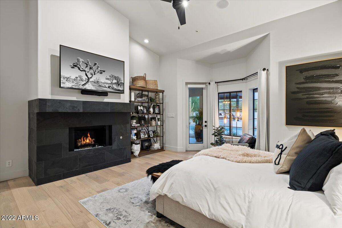 8433 E WHISPERING WIND Drive