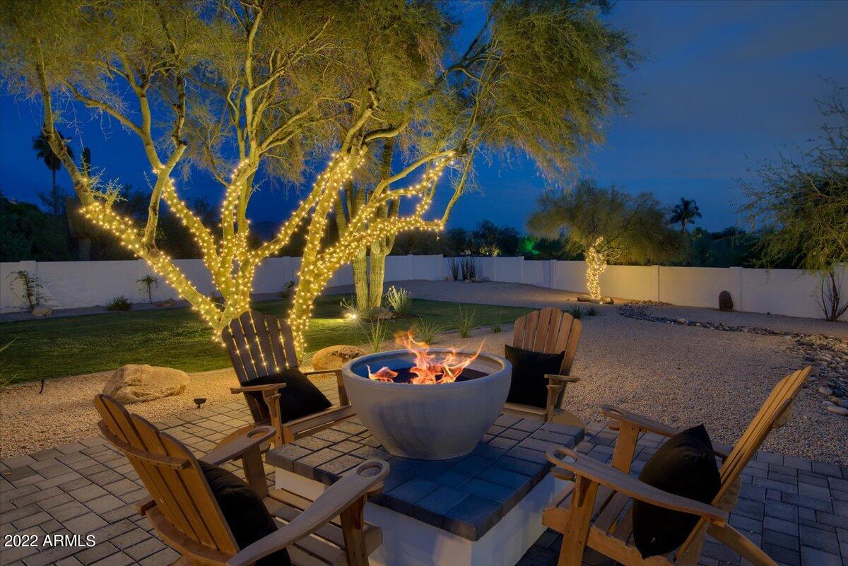 8433 E WHISPERING WIND Drive