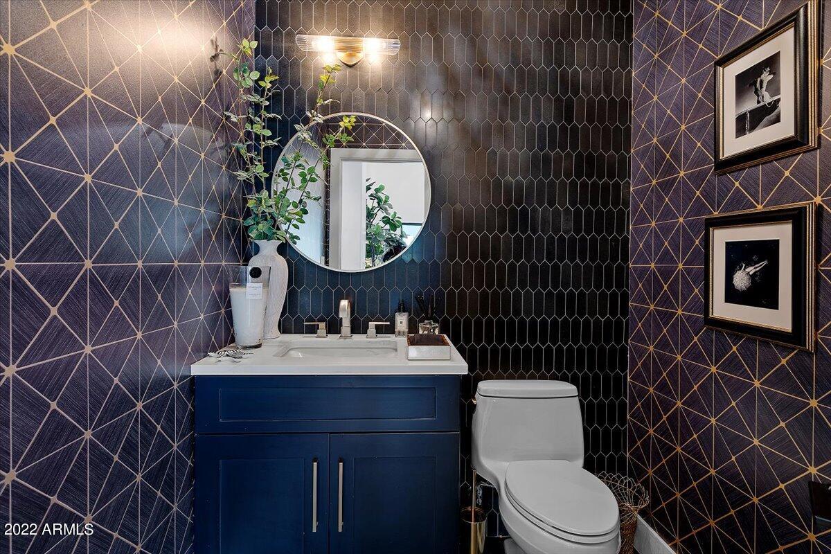 8433 E WHISPERING WIND Drive