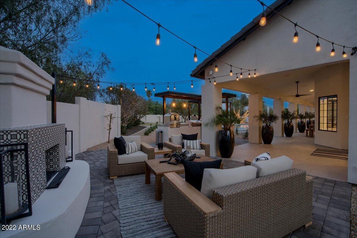 8433 E WHISPERING WIND Drive