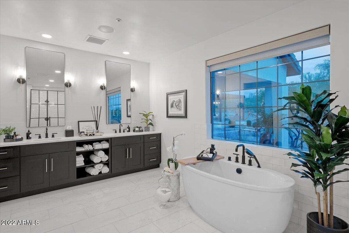 8433 E WHISPERING WIND Drive