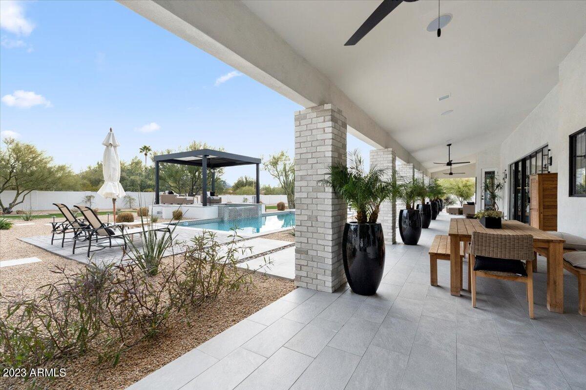 8433 E WHISPERING WIND Drive