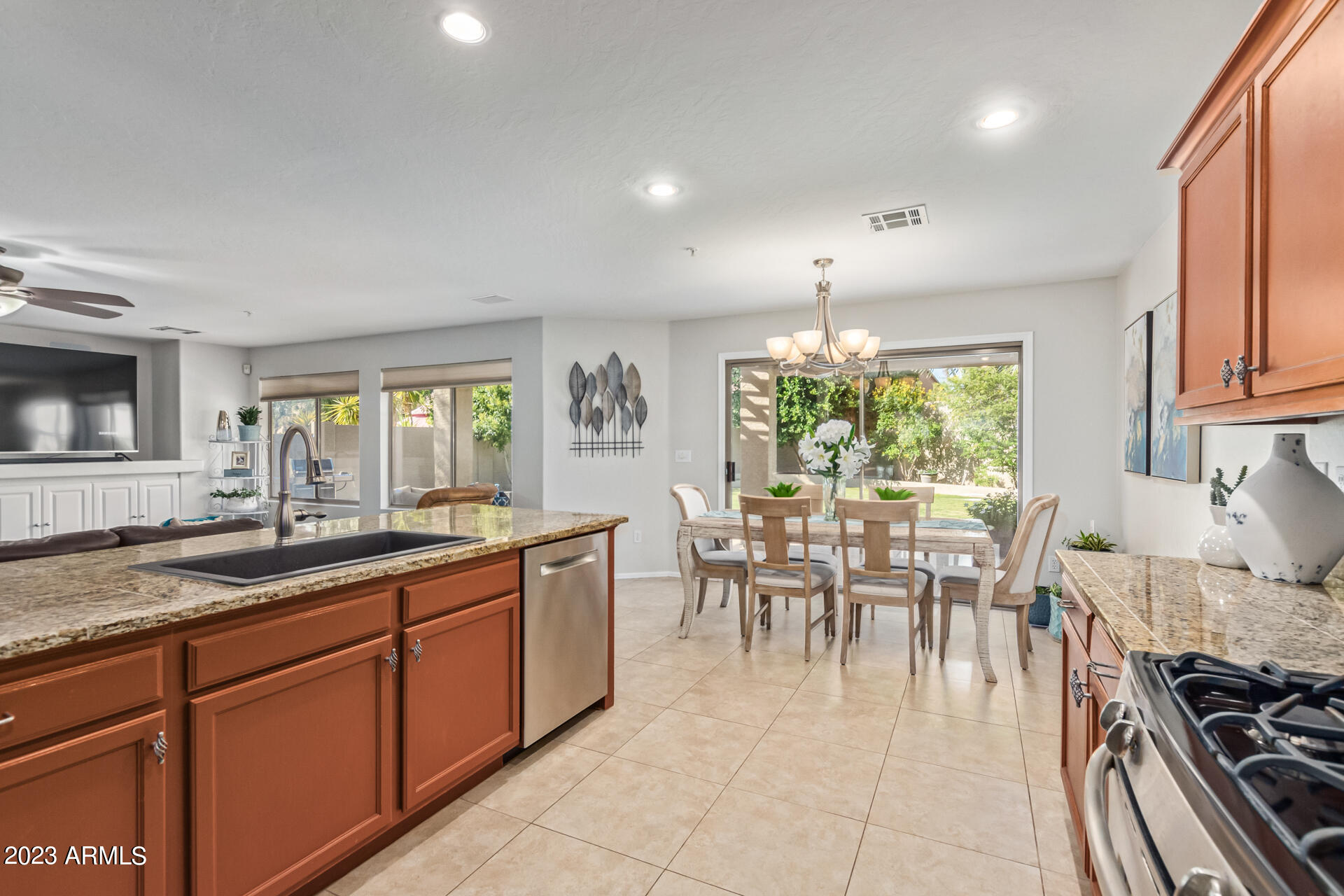 7474 E DESERT VISTA Road