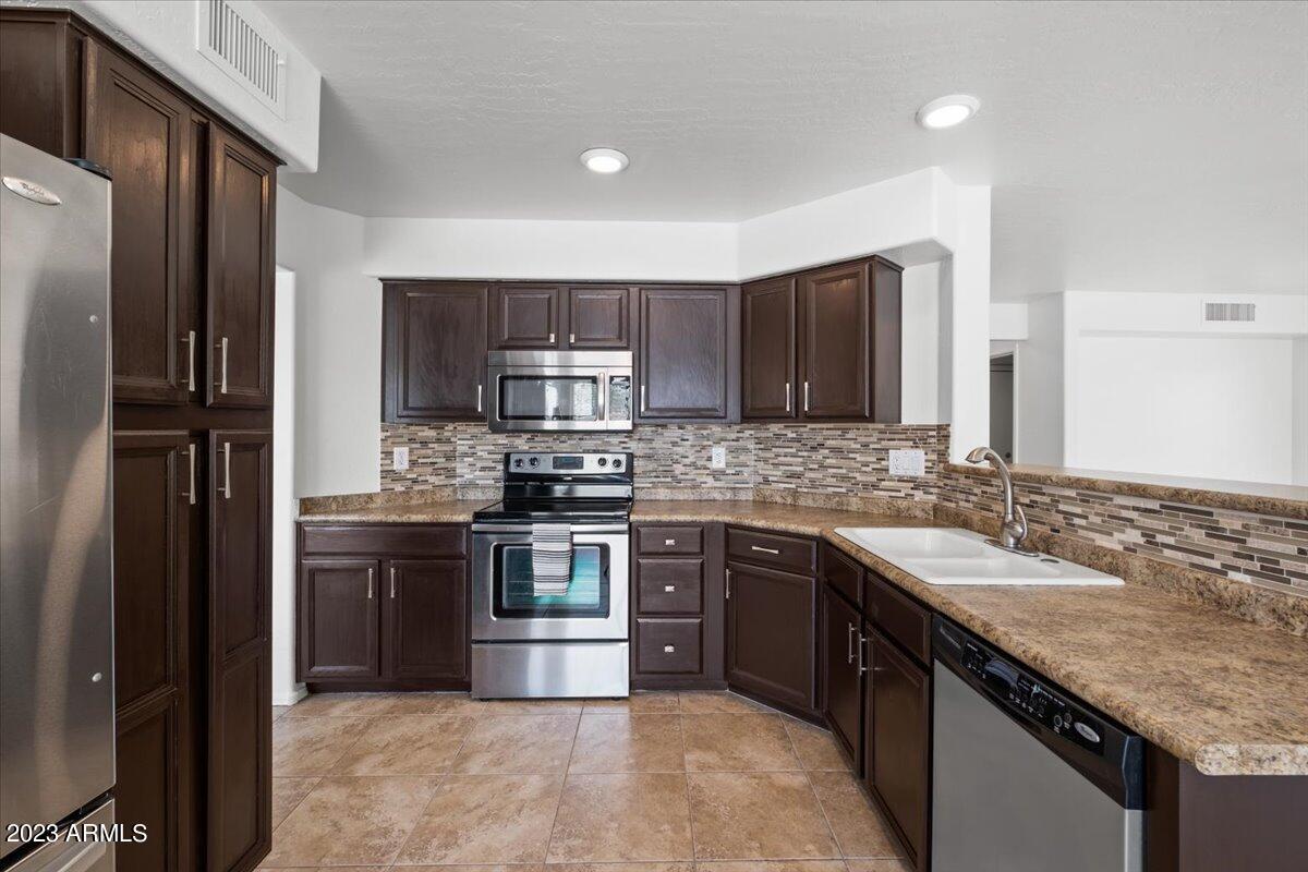 4282 E CREOSOTE Drive