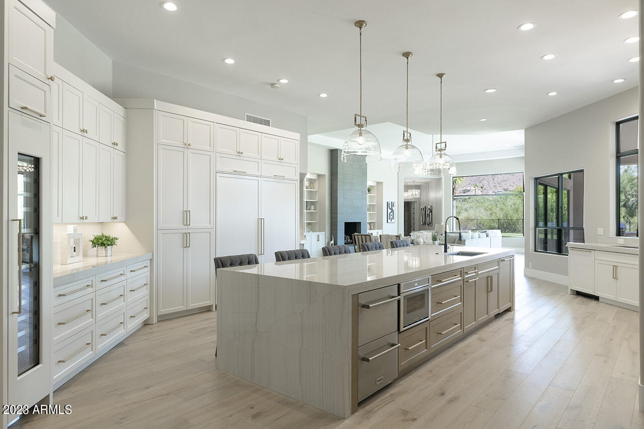 4456 E Valley Vista Lane