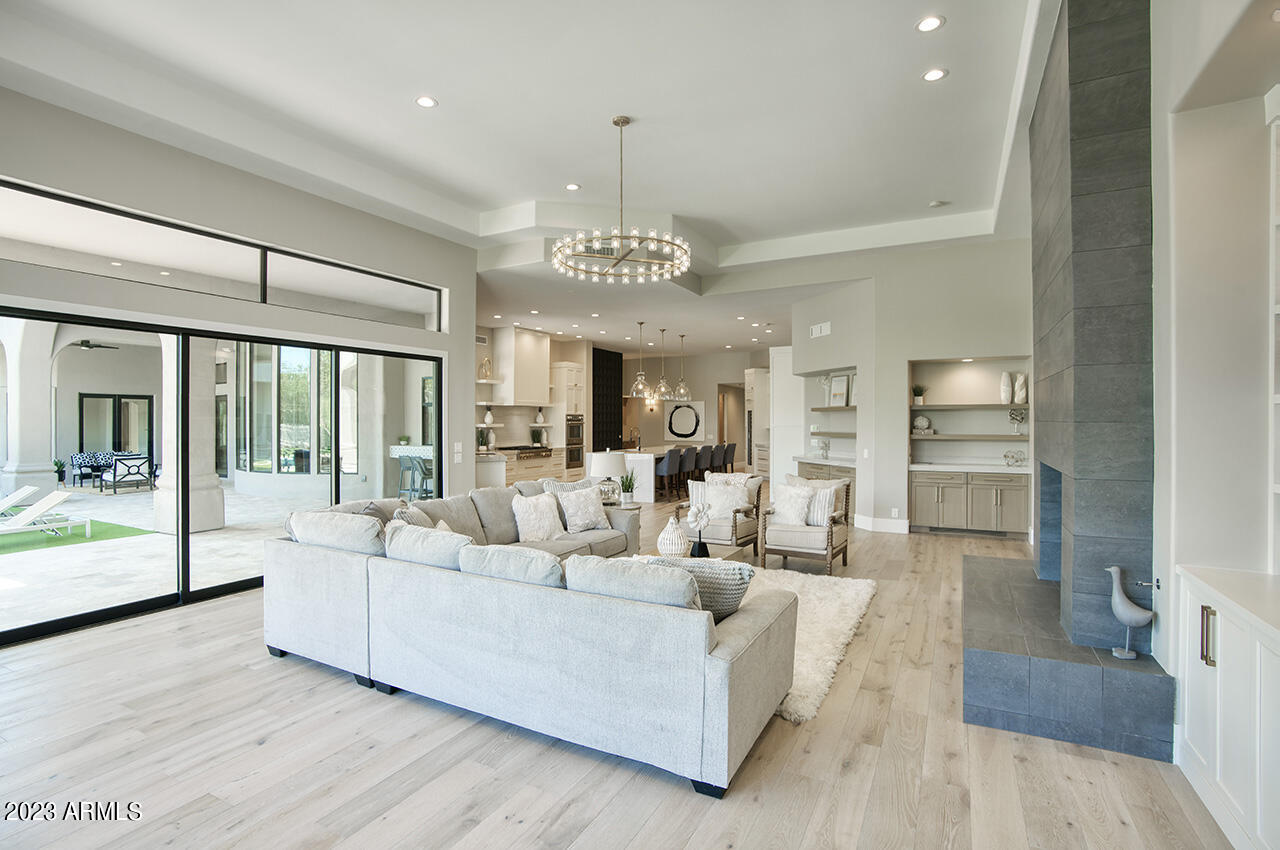 4456 E Valley Vista Lane