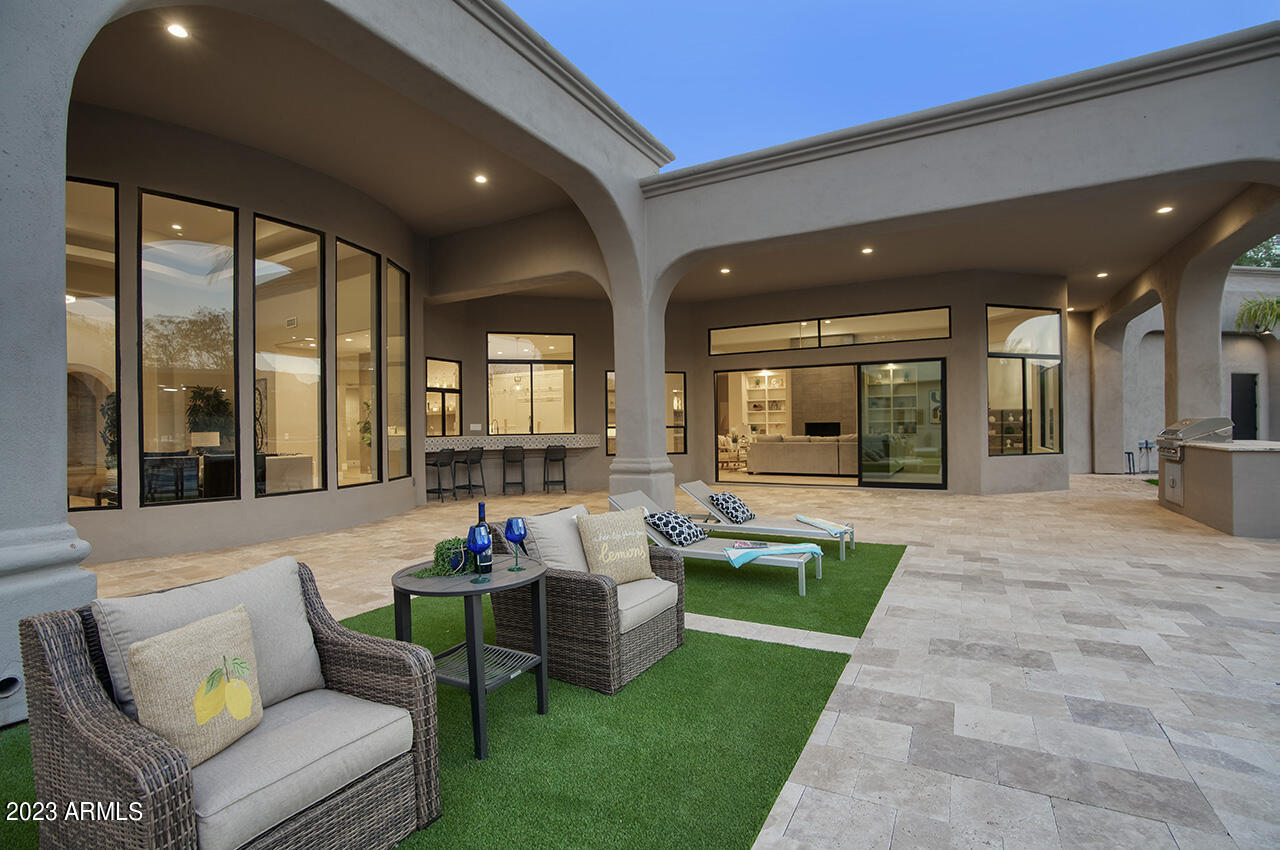 4456 E Valley Vista Lane