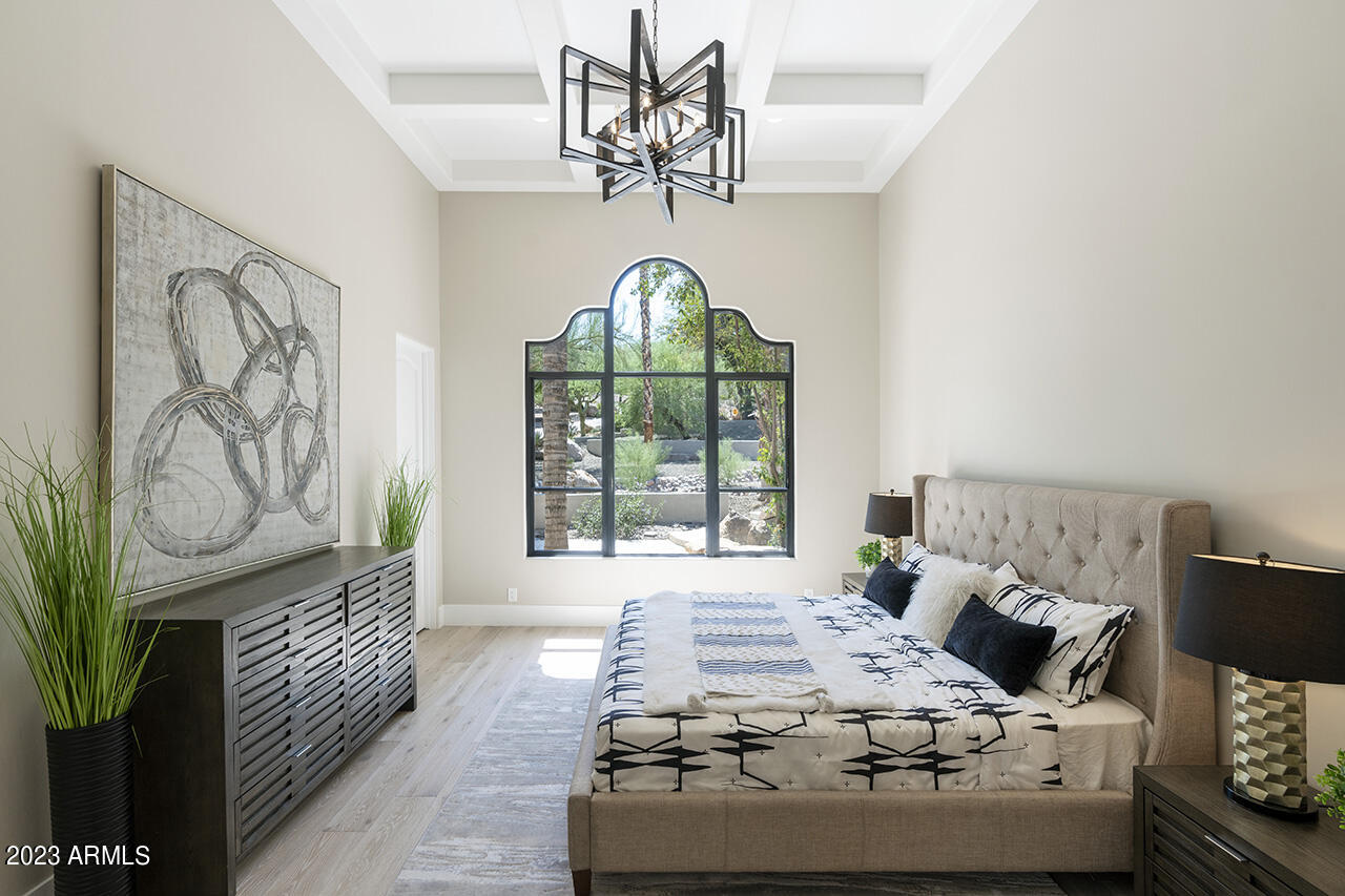 4456 E Valley Vista Lane