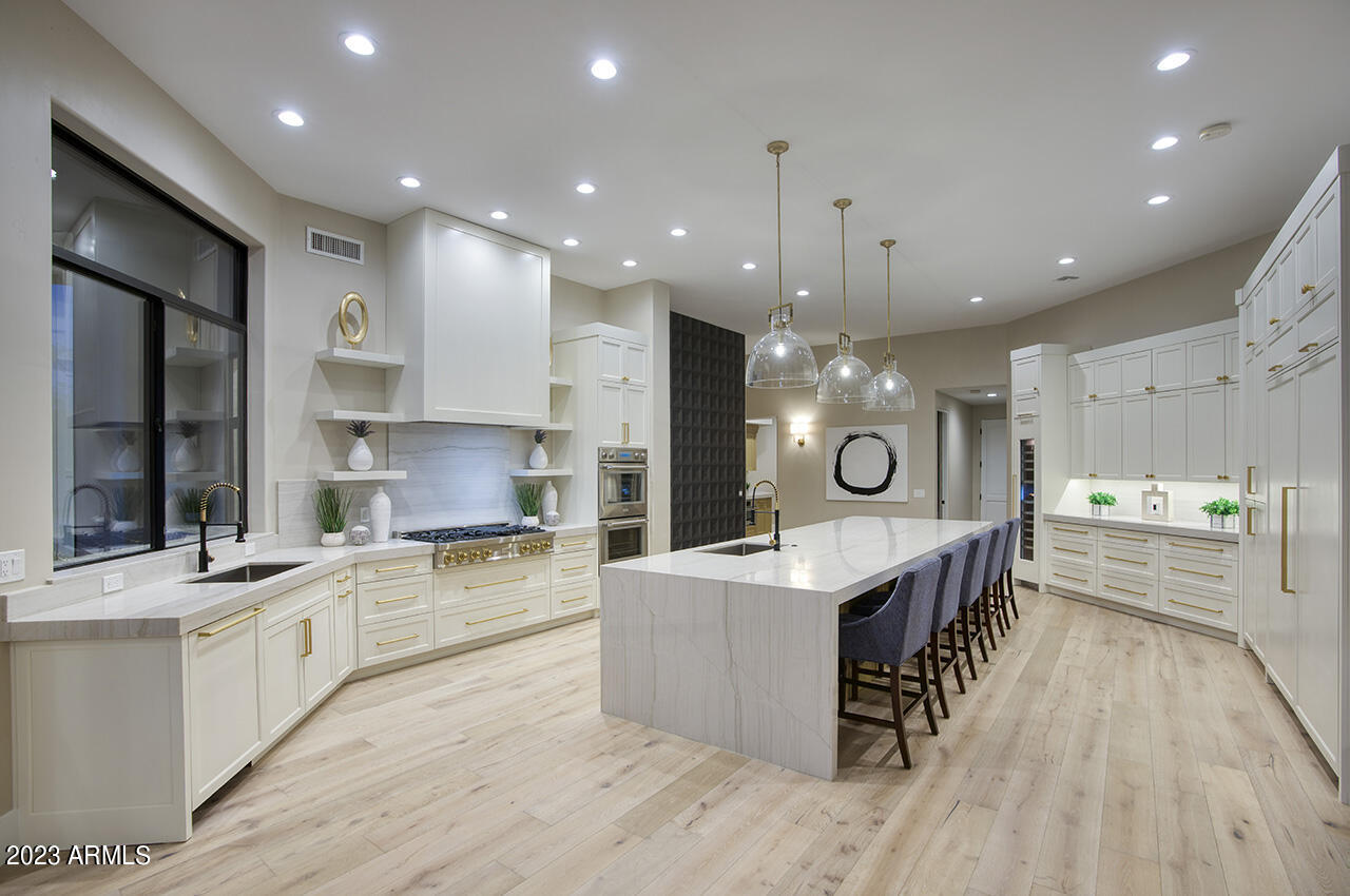 4456 E Valley Vista Lane