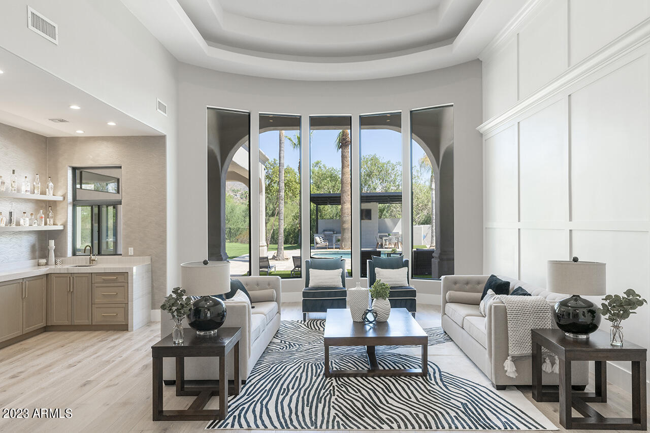 4456 E Valley Vista Lane