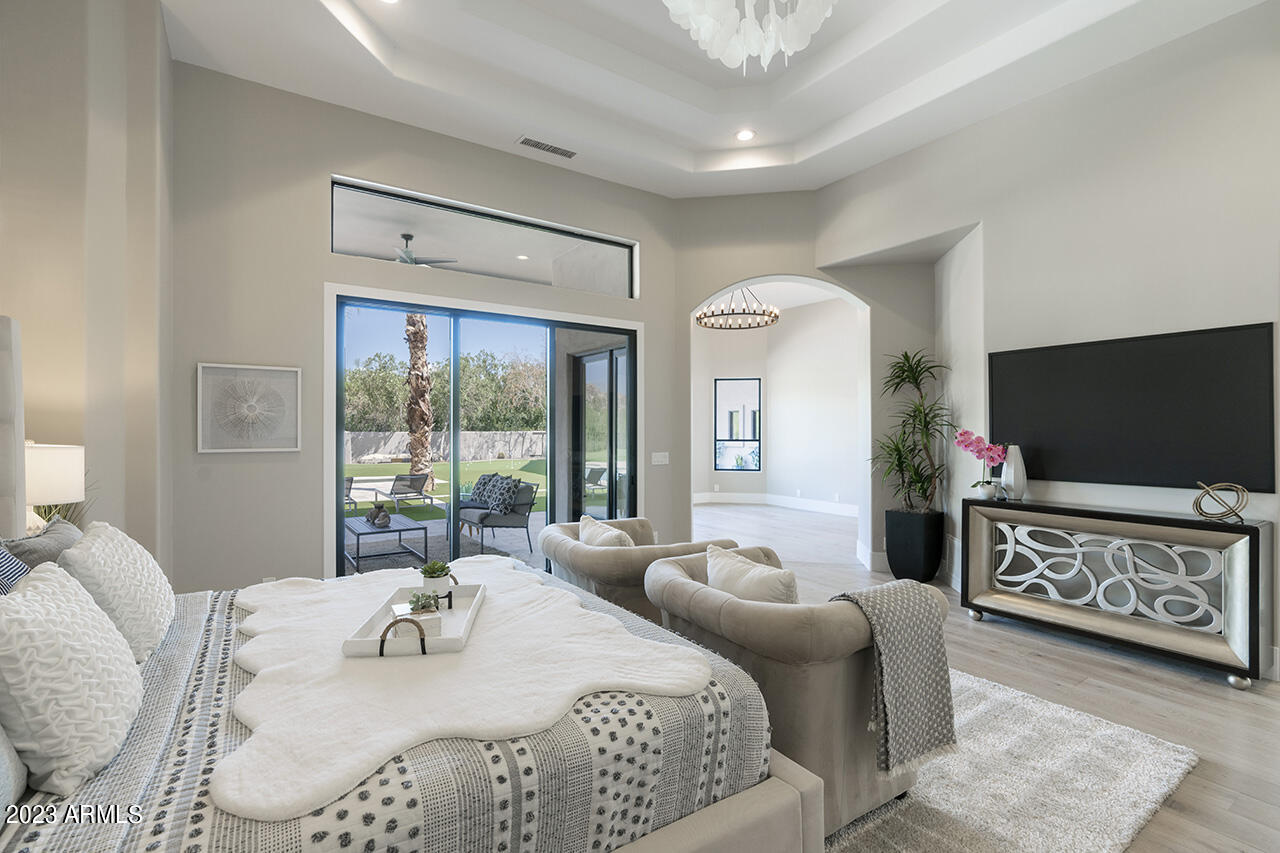 4456 E Valley Vista Lane